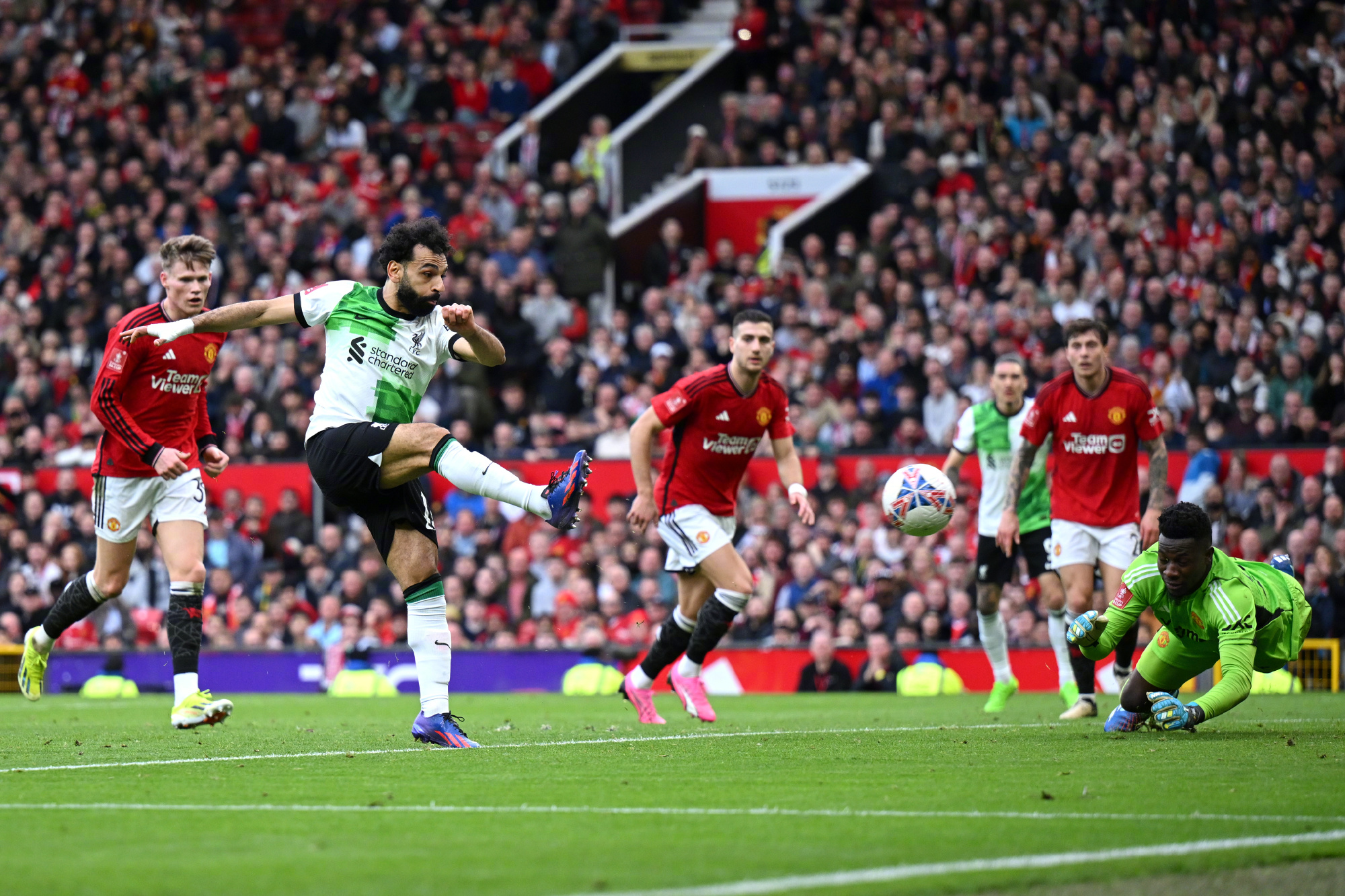 世俱杯改制-曼联战胜梅赛德斯,小组出线前景大好的简单介绍