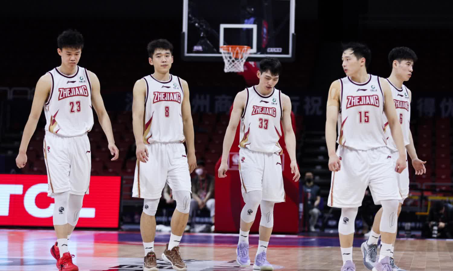 世俱杯冠军-包含上海队实力较量,双方打平收官的词条