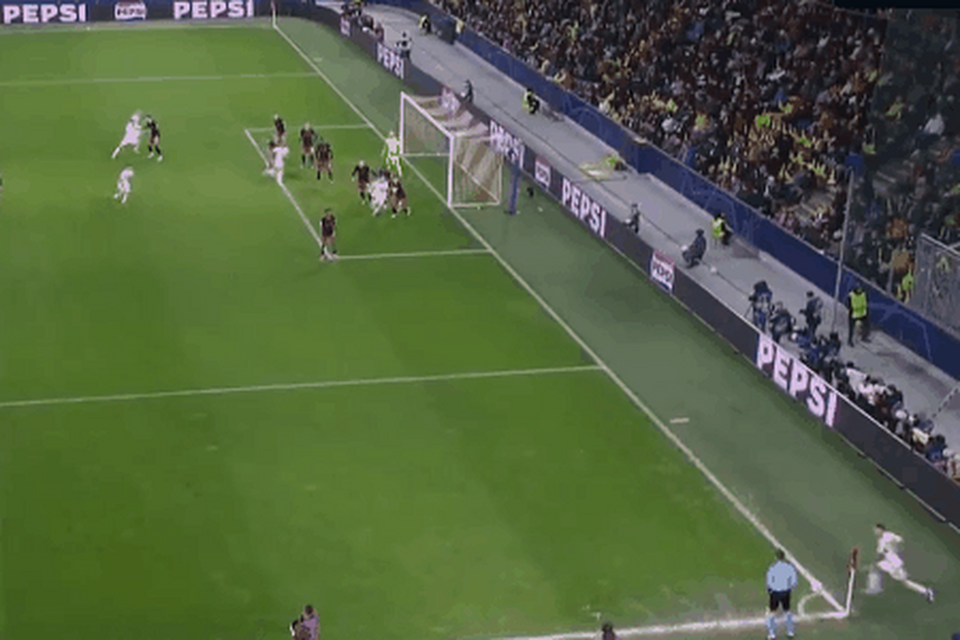 迪马利亚射门破门,为球队领先的简单介绍 迪马利亚射门破门,为球队领先的简单介绍