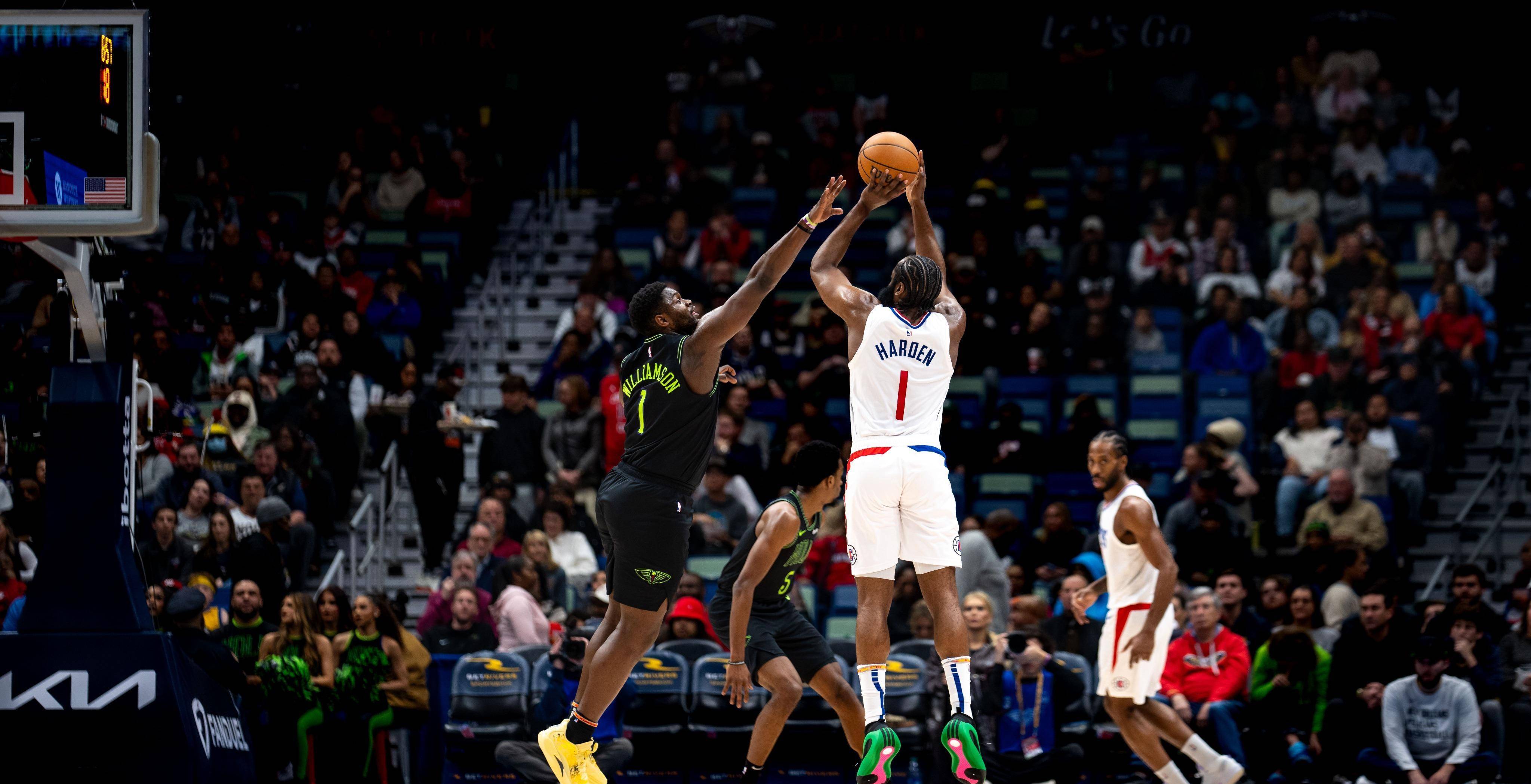 快船队击败鹈鹕,莱纳德独得分 快船队击败鹈鹕,莱纳德独得分