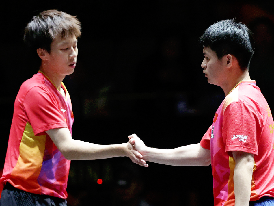 世俱杯冠军-拉科鲁尼亚主场不敌劲敌,遗憾失利