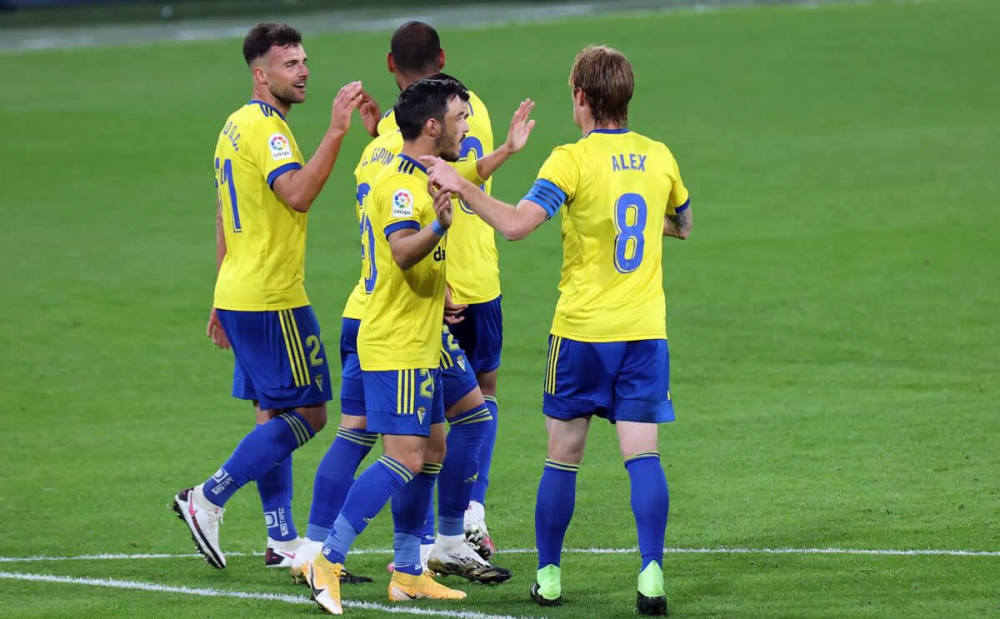 格拉纳达主场失利,连续遭遇三连败 格拉纳达主场失利,连续遭遇三连败