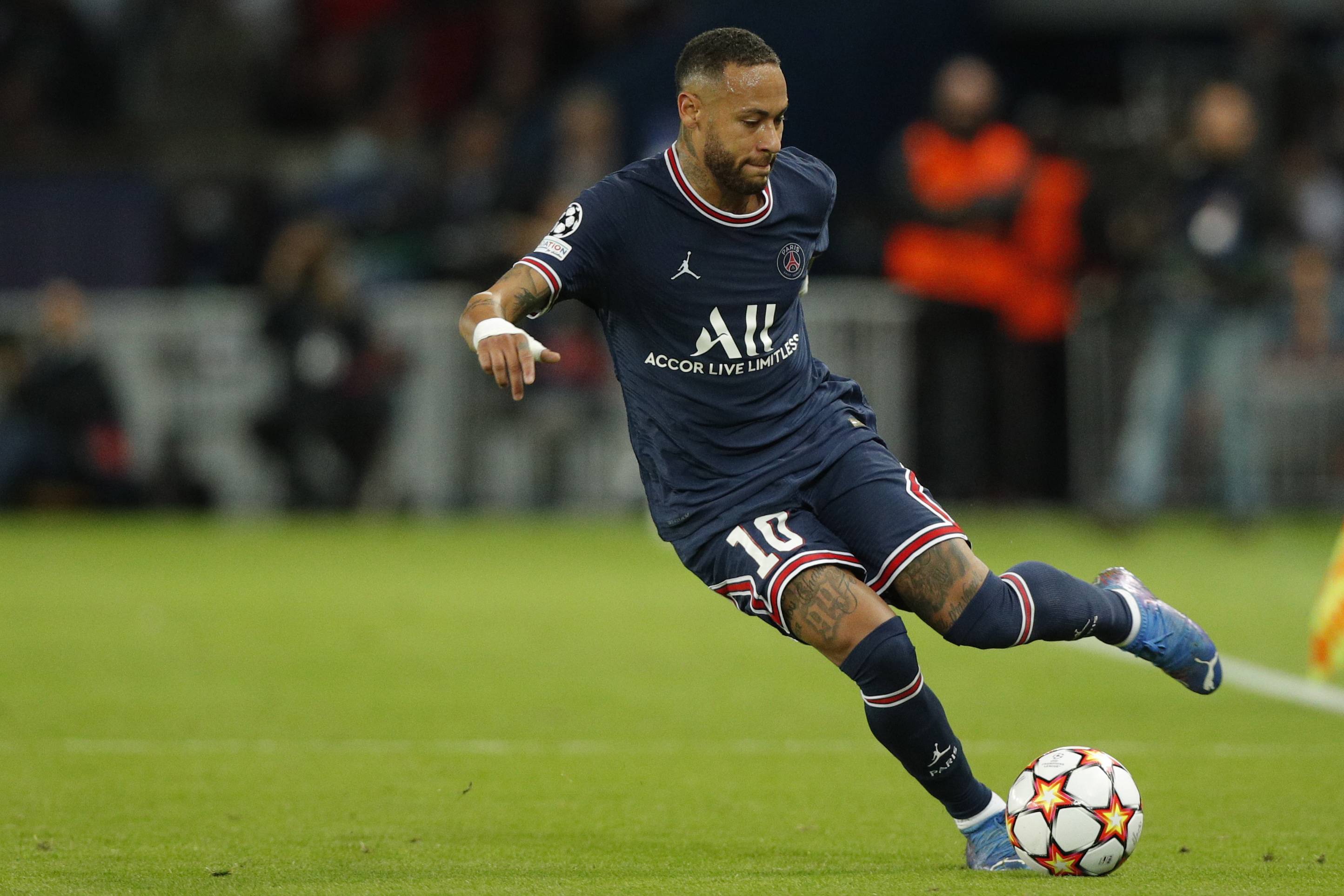 里昂在比赛中展现出强大实力