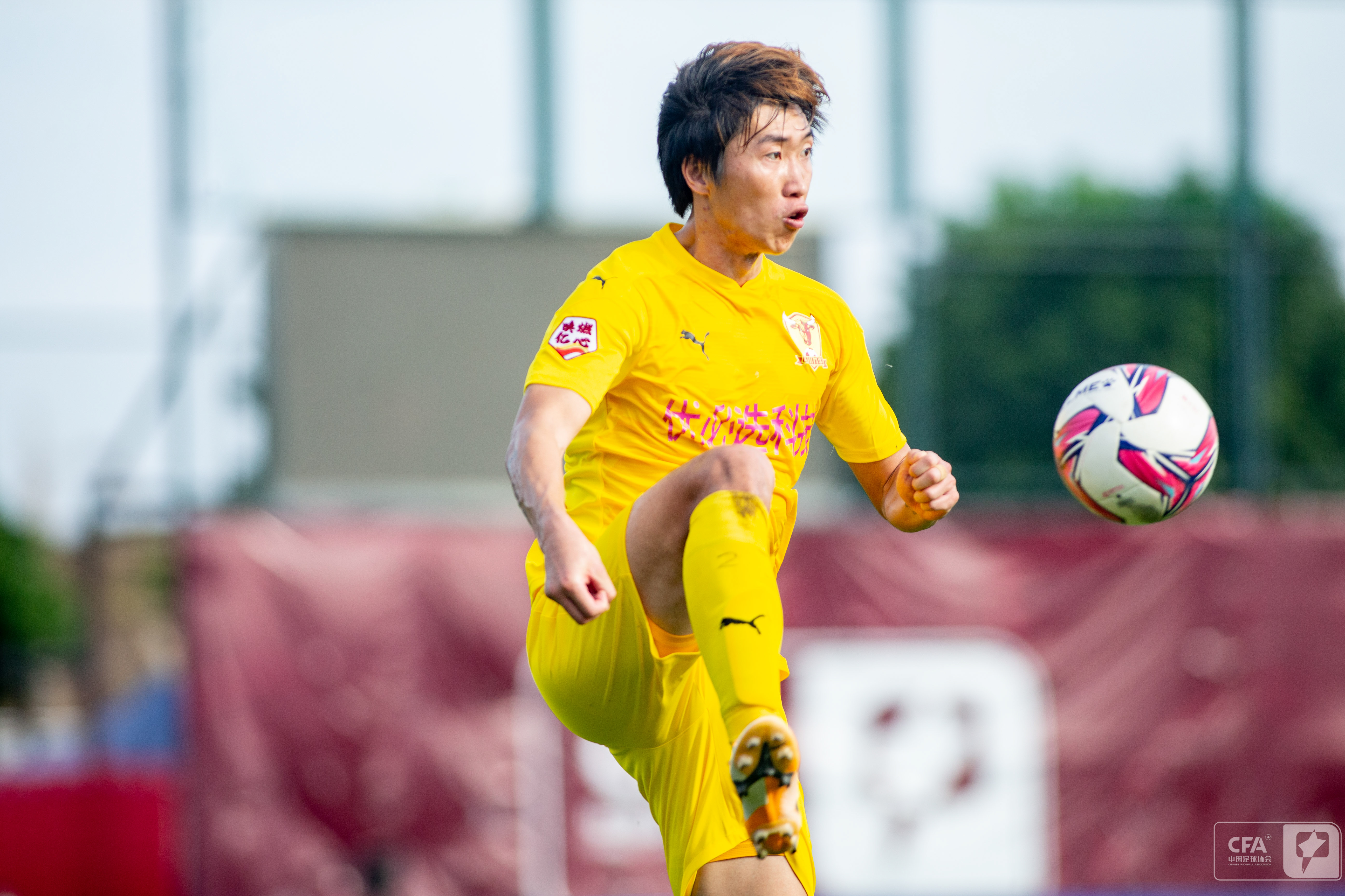 辽宁宏运队在主场战礼贵州恒丰，取得胜利