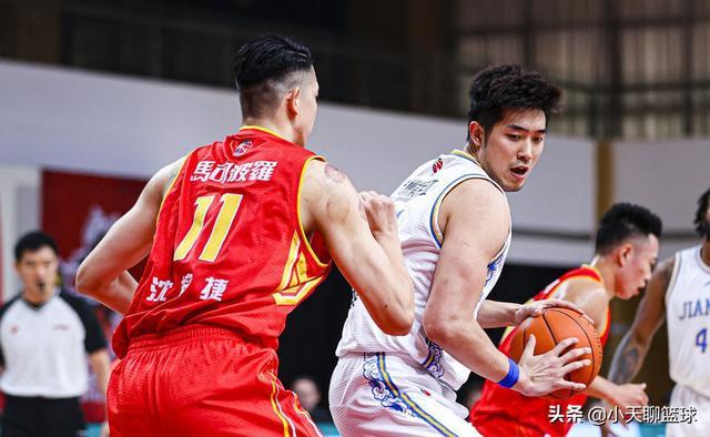 世俱杯-江苏男篮主场赢下天津队多点开花