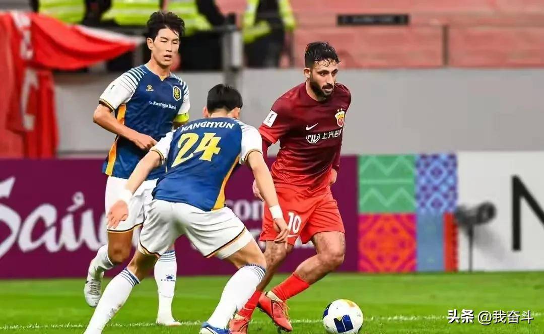 精英球队交锋,名将展现绝技,快来看球赛! 精英球队交锋,名将展现绝技,快来看球赛!