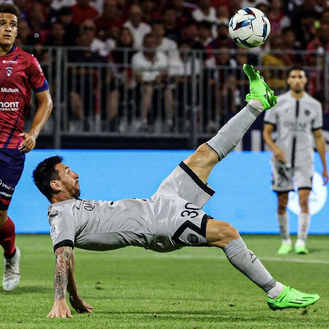 瓦朗谢纳惊艳登顶,法甲争霸告捷 瓦朗谢纳惊艳登顶,法甲争霸告捷