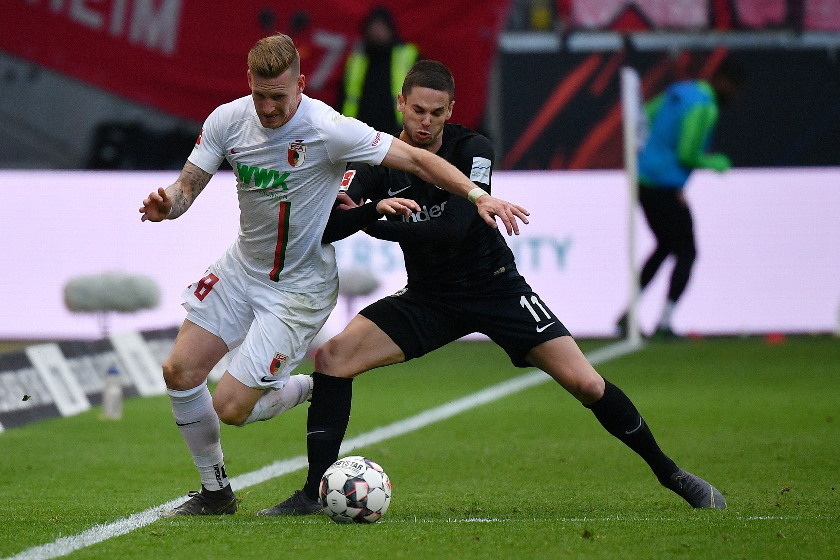 世俱杯赛程-赛前训练顽强拼搏!法兰克福队迎来新机会