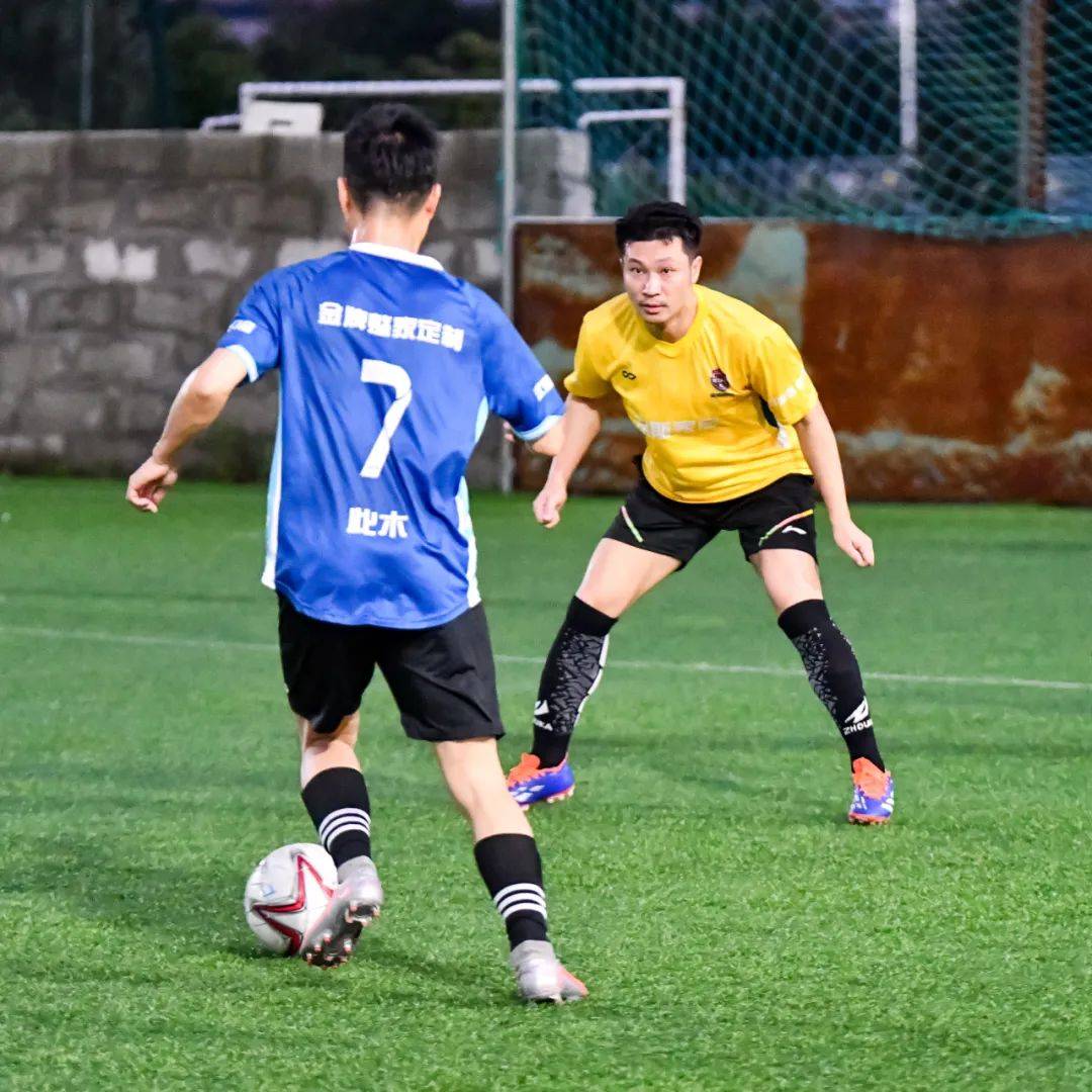 世俱杯改制-体育竞技激情燃烧,球场战况白热化