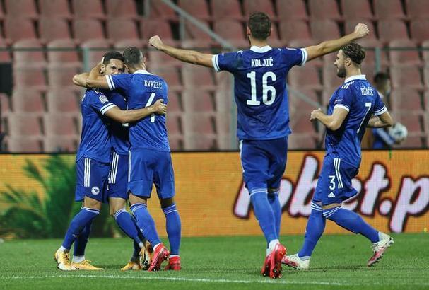 世俱杯时间-球队士气正旺,争取冠军成为当务之急