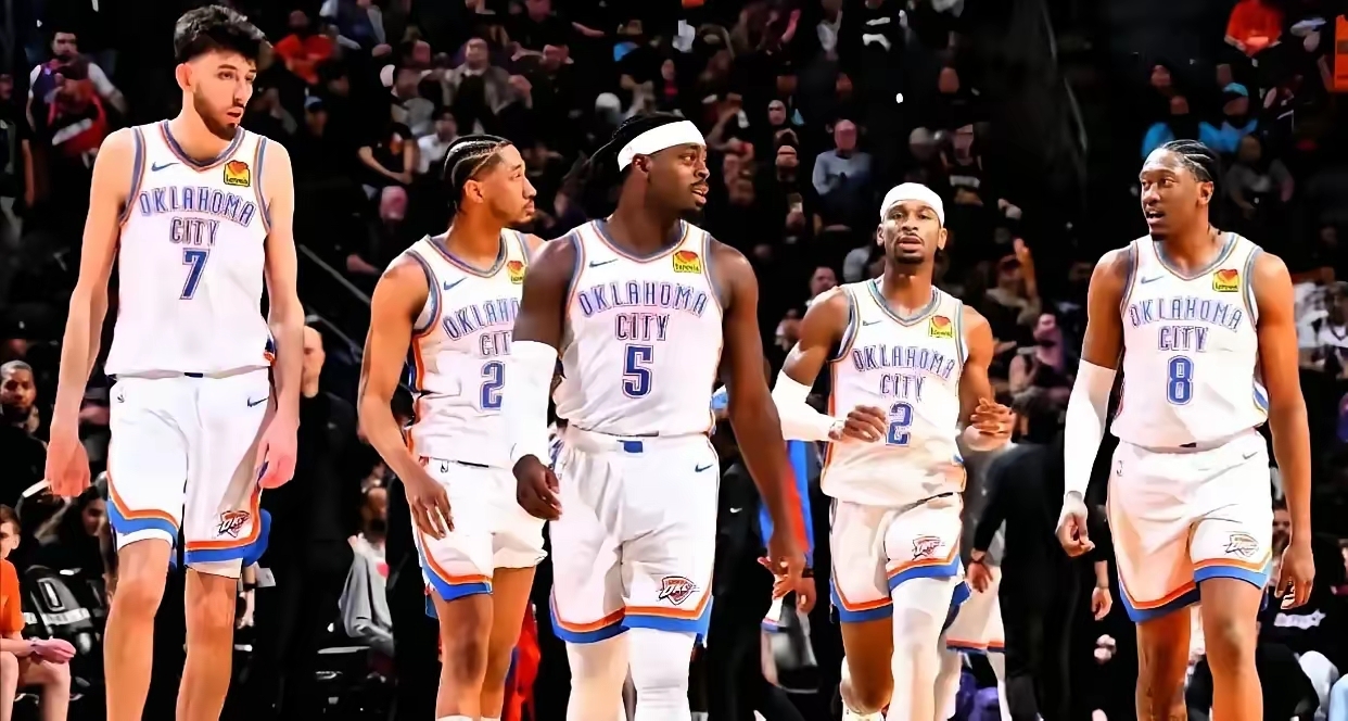 湖人对阵雷霆，球员们展现团队配合