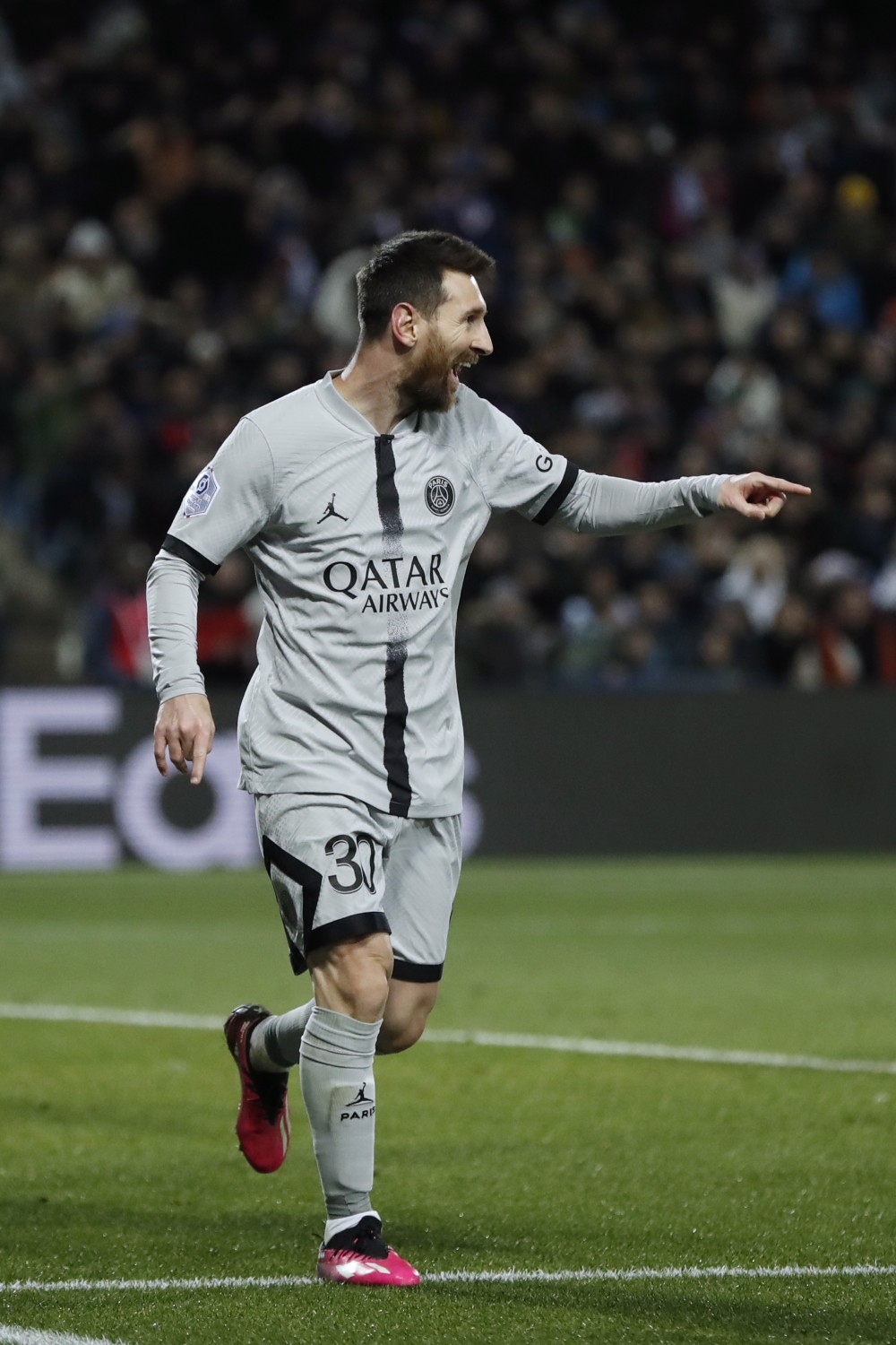 蒙彼利埃队在法甲比赛中全力以赴 蒙彼利埃队在法甲比赛中全力以赴