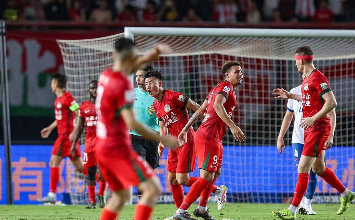 河南队全队战力不减,成功阻击对手 河南队全队战力不减,成功阻击对手