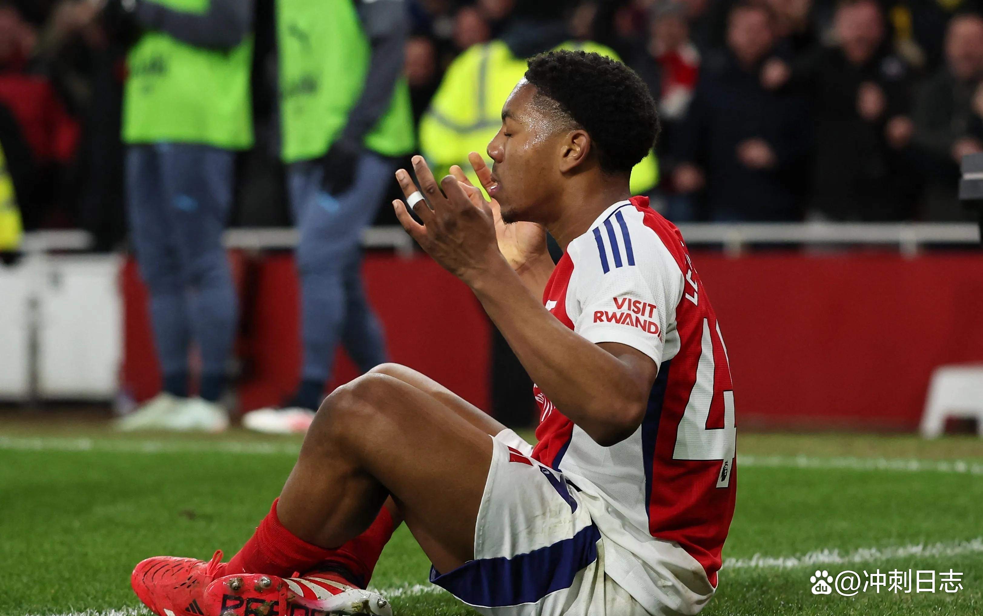 桑德兰主场击败热刺,豪取分 桑德兰主场击败热刺,豪取分