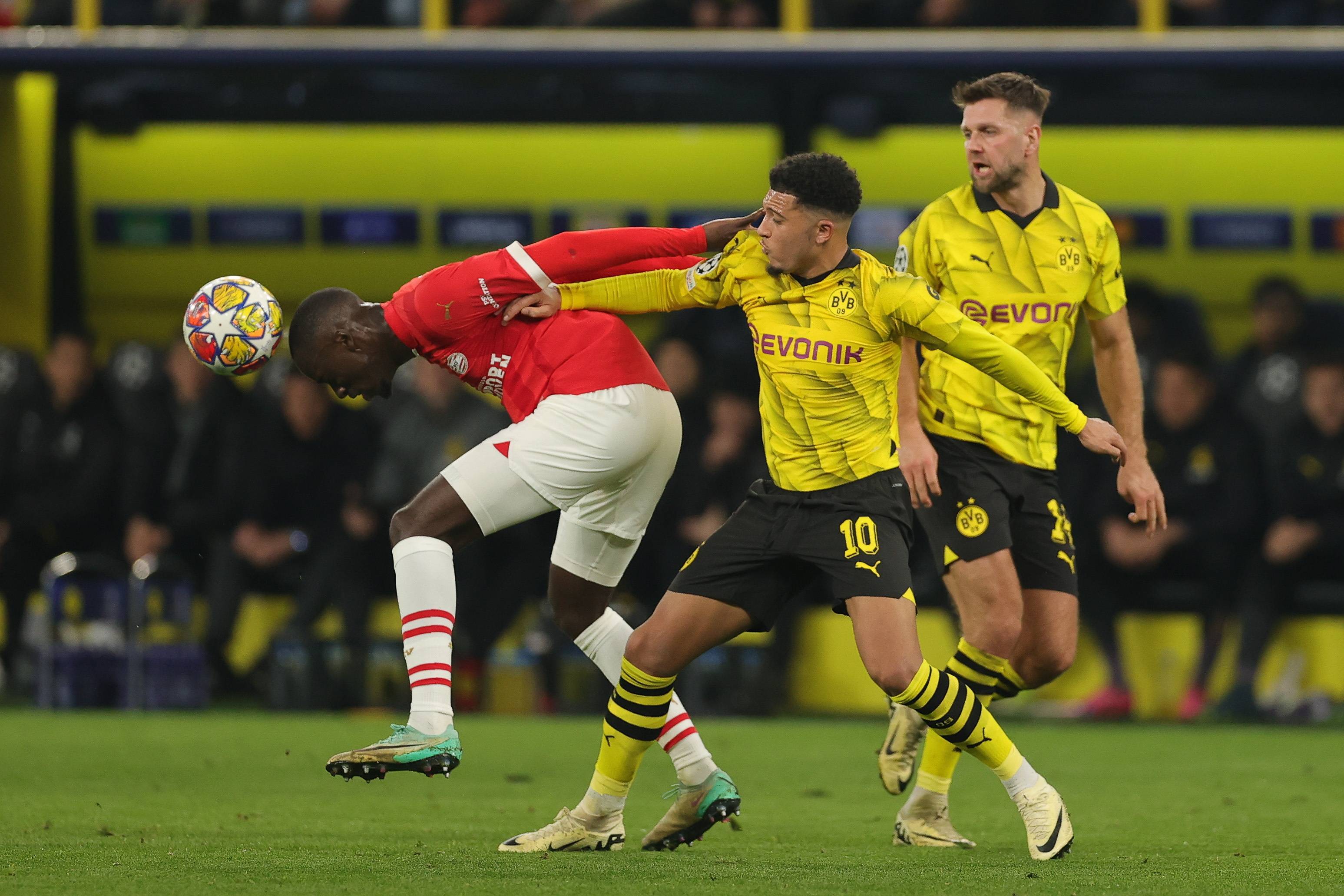 包含多特蒙德主帅赞扬球员表现,士气大涨的词条 包含多特蒙德主帅赞扬球员表现,士气大涨的词条