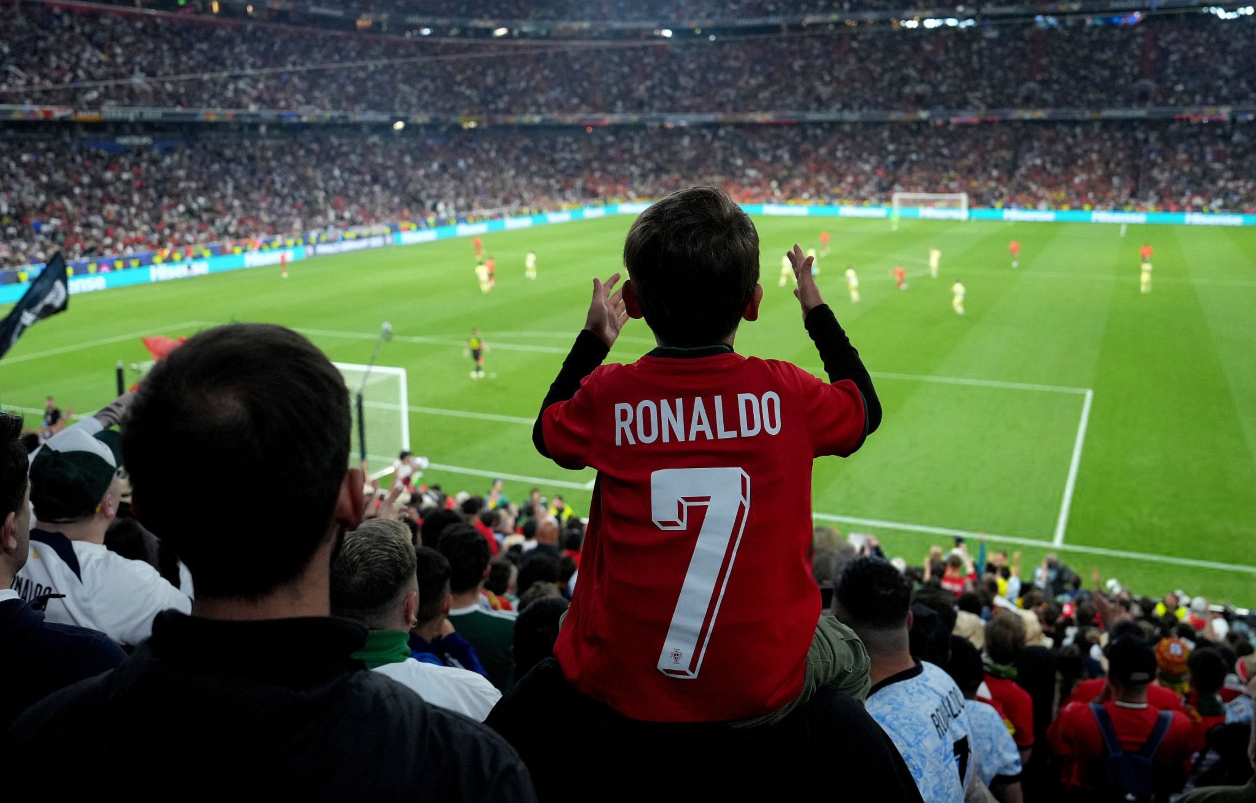 世俱杯赛程-包含欧预赛现场气氛火爆,球迷热情高涨的词条