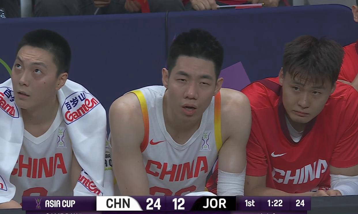 一位CBA球员在比赛中展现出色表现 一位CBA球员在比赛中展现出色表现