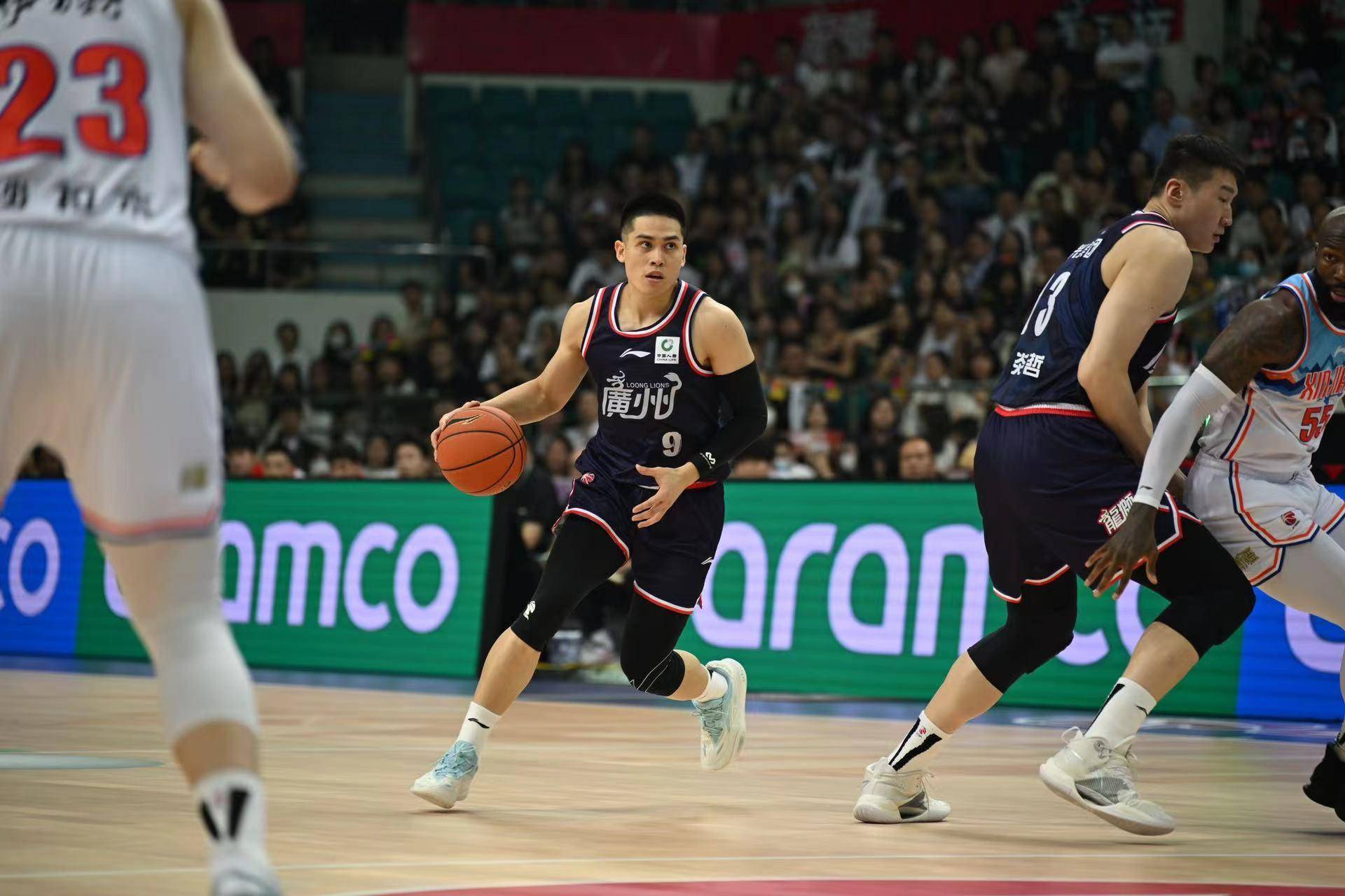 CBA季后赛:广东力克新疆晋级总决赛 CBA季后赛:广东力克新疆晋级总决赛