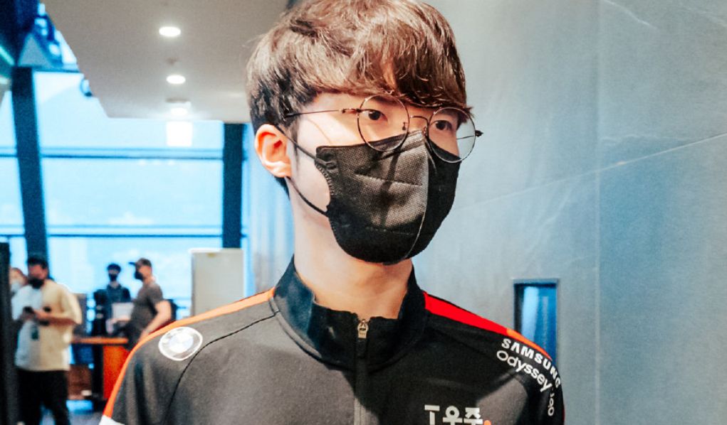 世俱杯官网-SHR横扫RNG,Zeus团战一打五强强对话入围赛,点燃全场激情