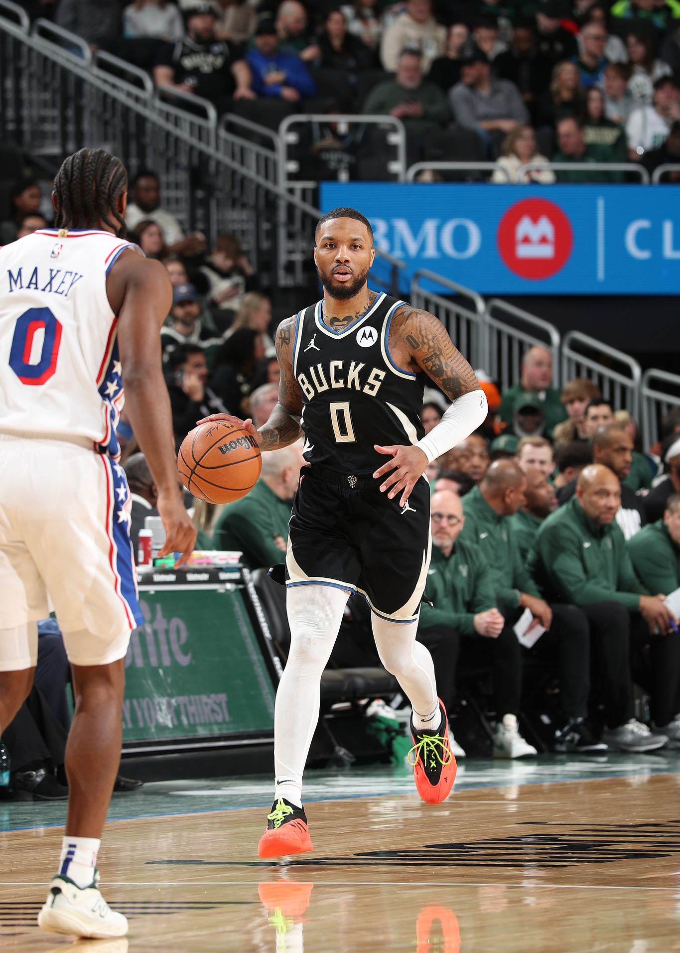 世俱杯冠军-雄鹿主场力克篮网,延续不败纪录的简单介绍