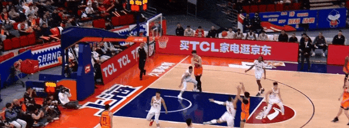 世俱杯决赛-上海男篮击败江苏队,豪取连胜