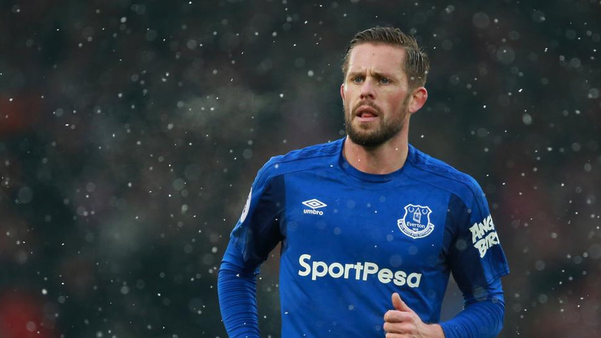 时空错位的绿茵传奇，斯通斯一脚定音改写两个大陆的足球命运